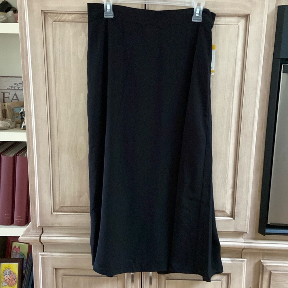 Vince Camuto black midi skirt NWT
